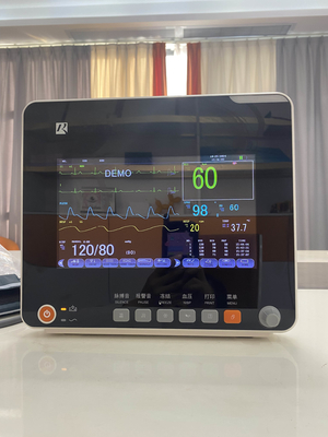 Mô hình điều khiển bệnh nhân đa tham số với ECG Resp SpO2 Nibp Temp và Stand di động OEM có sẵn